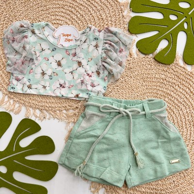  Inverno 2025 - Conj. Blusa Floral com Babado e Short em Linho - Verde